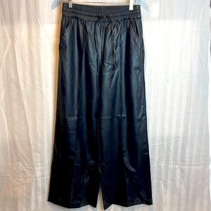 Who what Wear Black Faux Leather Wide Leg Drawstring Pull on Size‎ Small